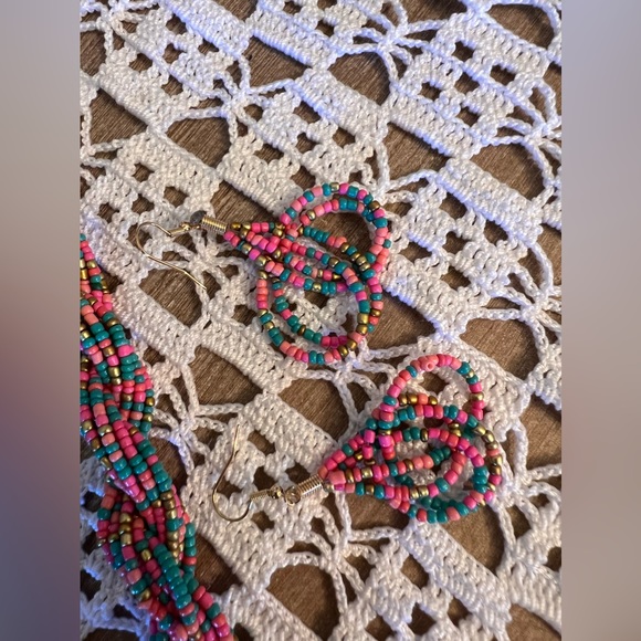 Beautiful vibrant multi strand beaded necklace and earring set - Picture 7 of 8